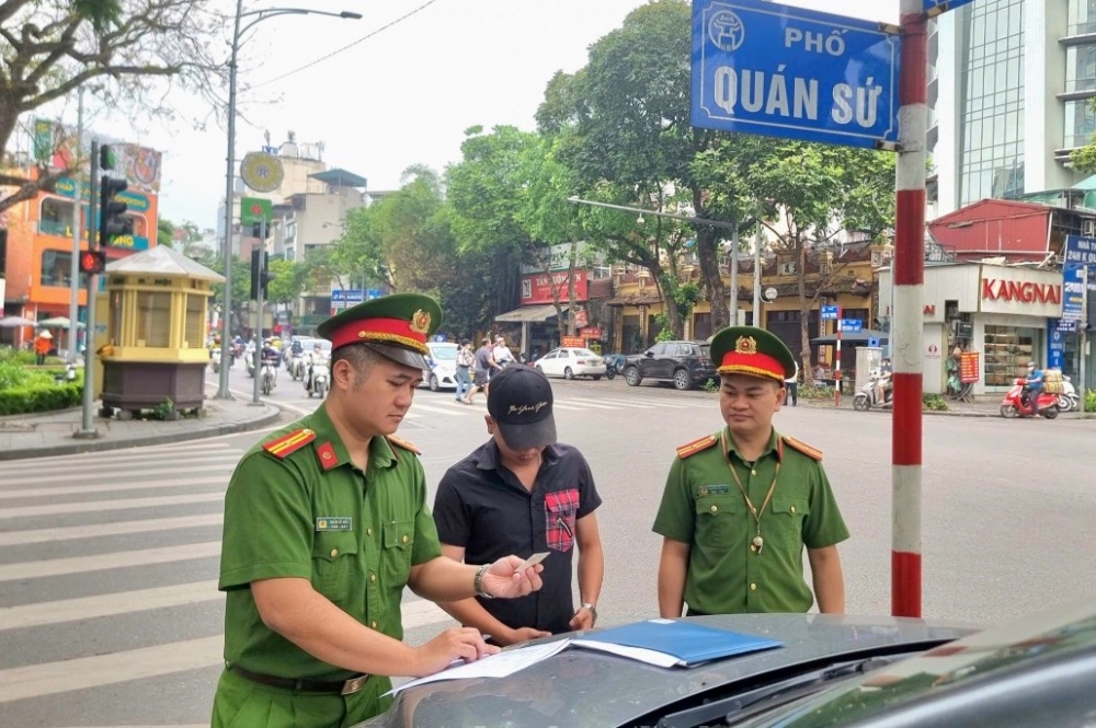 Siết chặt giao thông, đảm bảo an toàn dịp 30/4 - 1/5 Siết chặt giao thông, đảm bảo an toàn dịp 30/4 - 1/5