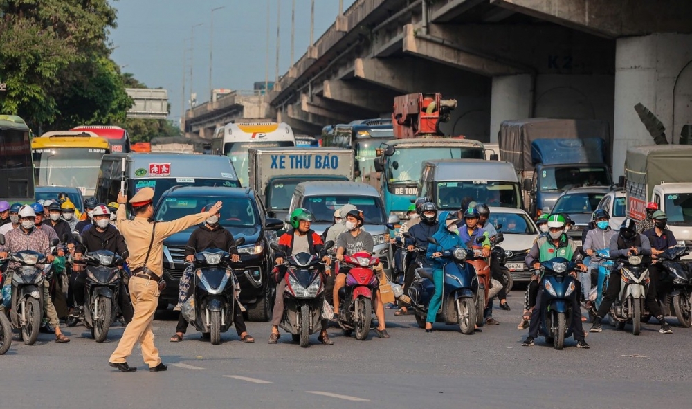 Căng thẳng giao thông chiều cuối ngày làm việc trước kỳ nghỉ lễ