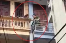 Trưởng Công an quận Bắc Từ Liêm mưu trí cứu người phụ nữ dọa tự thiêu