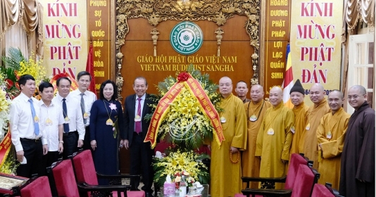Phó Thủ tướng Thường trực Chính phủ Trương Hòa Bình chúc mừng Giáo hội Phật giáo Việt Nam
