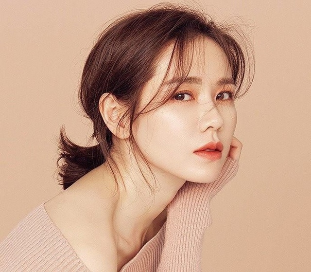 Son Ye Jin “qua mặt” Song Hye Kyo, trở thành Người phụ nữ đẹp nhất thế giới
