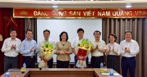 trao quyet dinh cong tac can bo tai uy ban kiem tra thanh uy ha noi