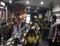 chieu thuong de quan game bat chap lenh cam