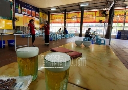 Hà Nội tạm dừng hoạt động nhà hàng, quán bia, giải tỏa chợ cóc để phòng chống dịch