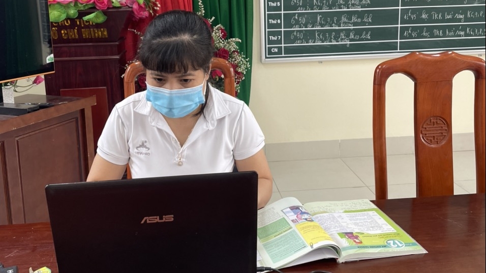 Ôn thi trực tuyến cho học sinh cuối cấp: Chủ động - Kịp thời - Tích cực