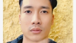 Nhân viên showroom ô tô nhận tiền đặt cọc mua xe rồi chiếm đoạt