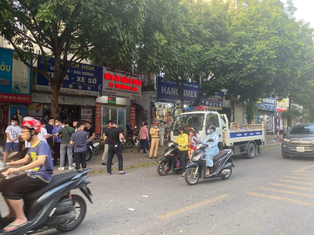 Quận Long Biên: Xe tải gây tai nạn chết người trên phố Trường Lâm