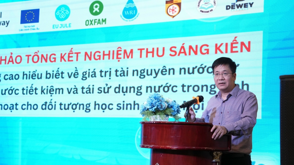 T.S Nguyễn Anh Đức, Phó Viện trưởng Viện Khoa học Tài nguyên nước phát biểu khai mạc hội thảo