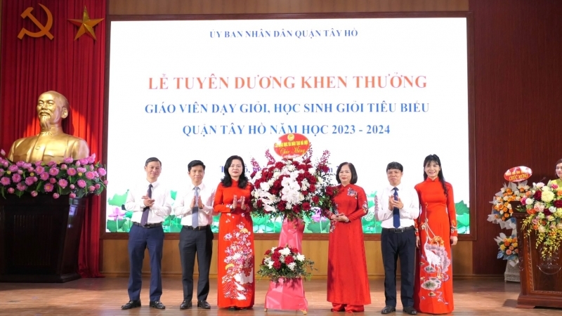 Quận Tây Hồ: Vinh danh 188 giáo viên giỏi, học sinh tiêu biểu