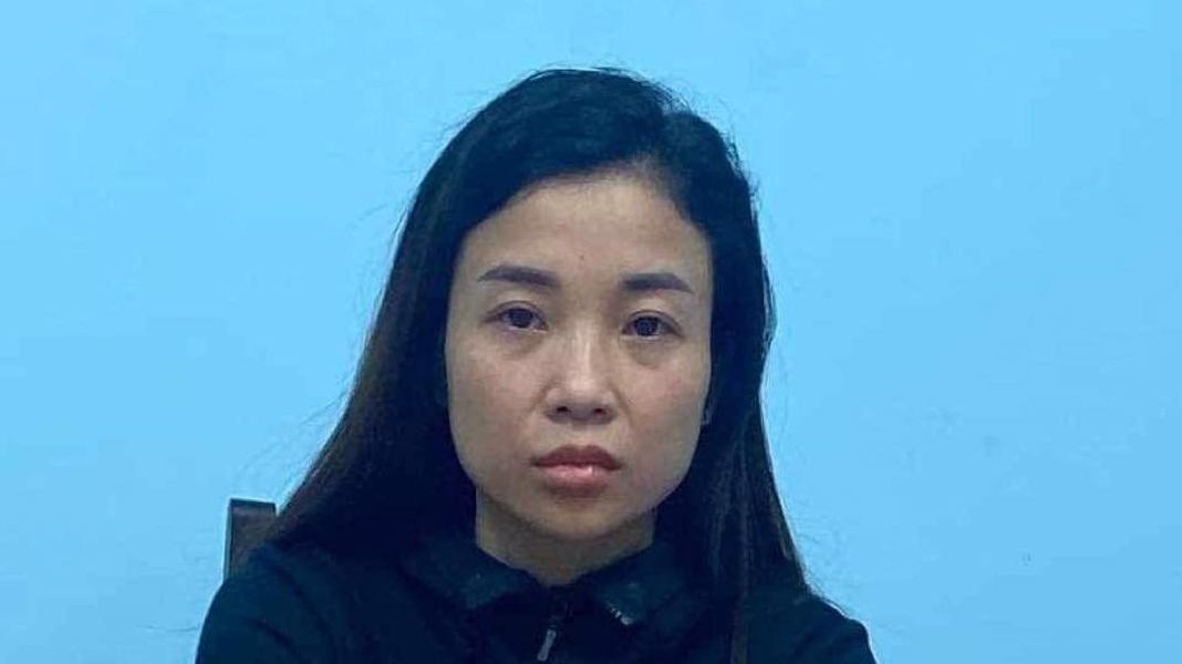 Khởi tố "tú bà" kiêm bán dâm