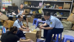 "Kho gia dụng Vũ Minh" bán online hàng nghìn bút bi giả nhãn Thiên Long