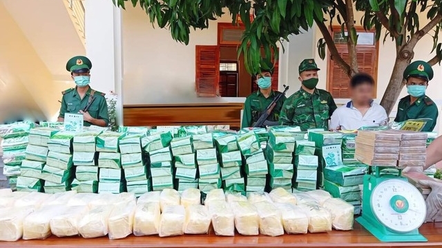 Quảng Nam: Bắt 8 đối tượng mang 198kg ma túy từ Lào vào Việt Nam