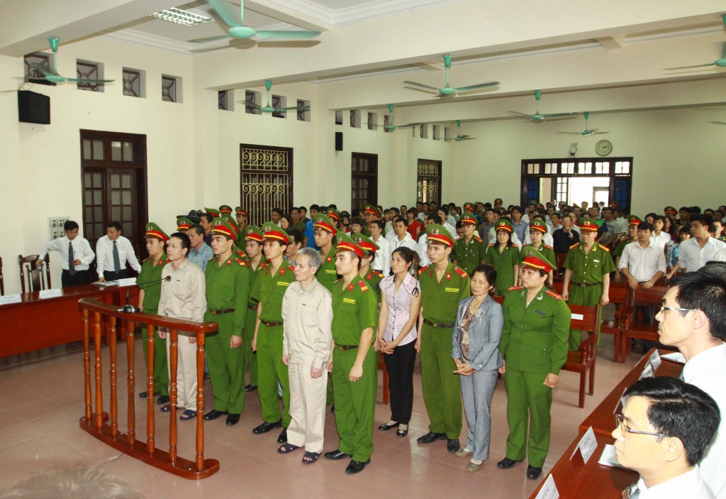 Xét xử sơ thẩm vụ Đoàn Văn Vươn (ảnh BTT minh hoạ)