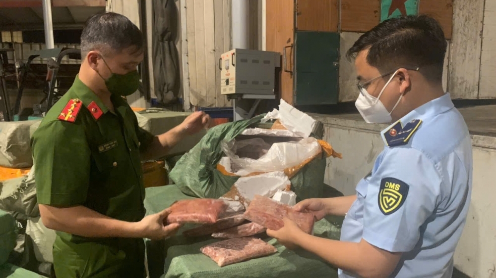 Gần 1 tháng, Hà Nội phát hiện, thu giữ hơn 7 tấn thực phẩm đông lạnh "bẩn"