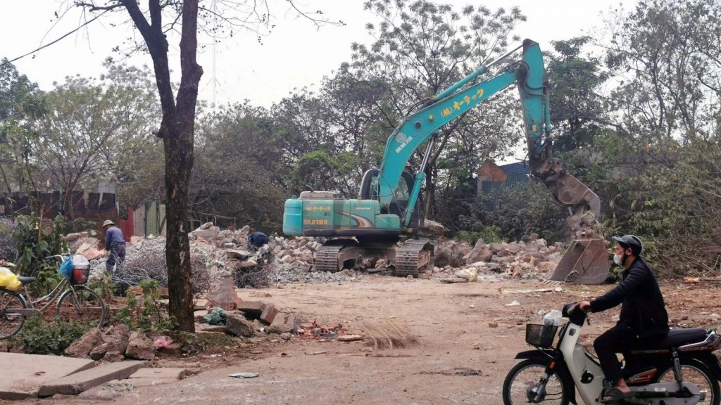 Phá dỡ công trình vi phạm trên đất nông nghiệp ở phường Mễ Trì (quận Nam Từ Liêm) hồi tháng 3/2025