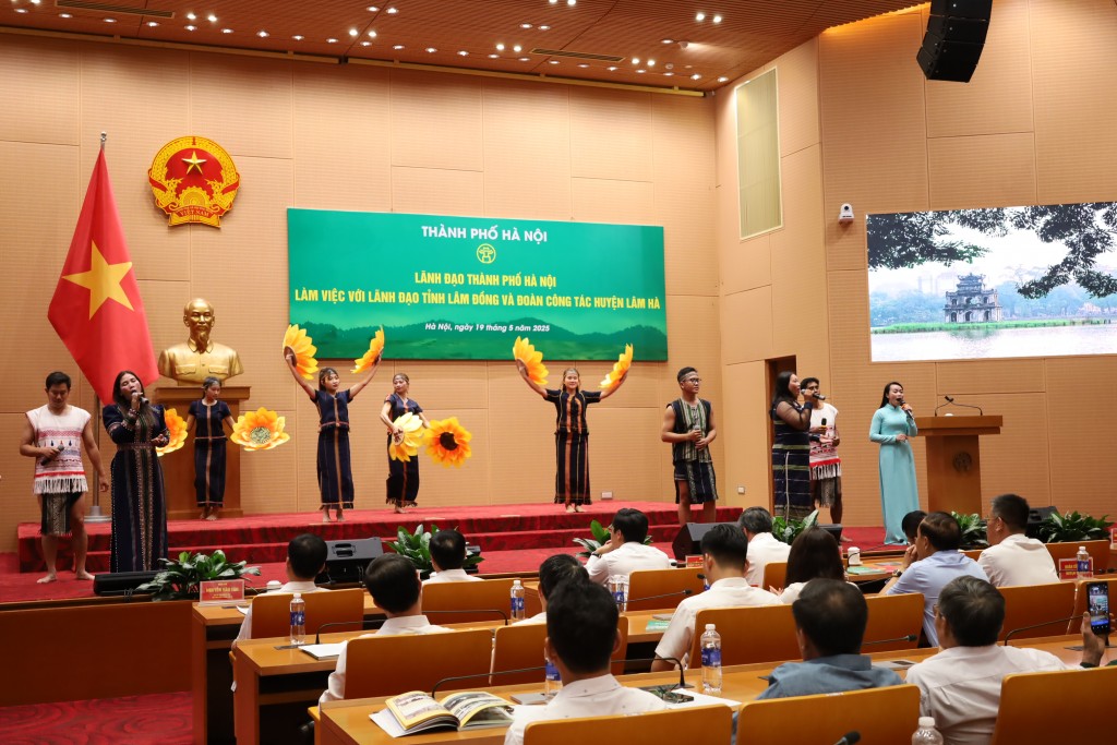 Chiều 19/5, lãnh đạo TP Hà Nộilafm việc với lãnh đạo tỉnh Lâm Đồng và đoàn công tác huyện Lâm Hà