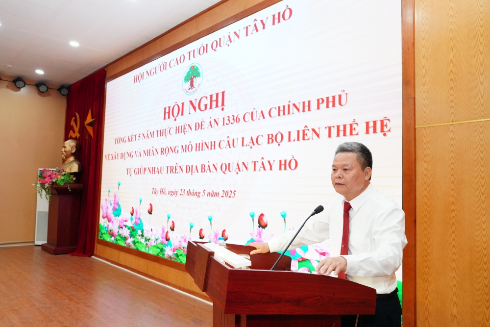 Tấm gương người cao tuổi Tây Hồ trong thời đại số