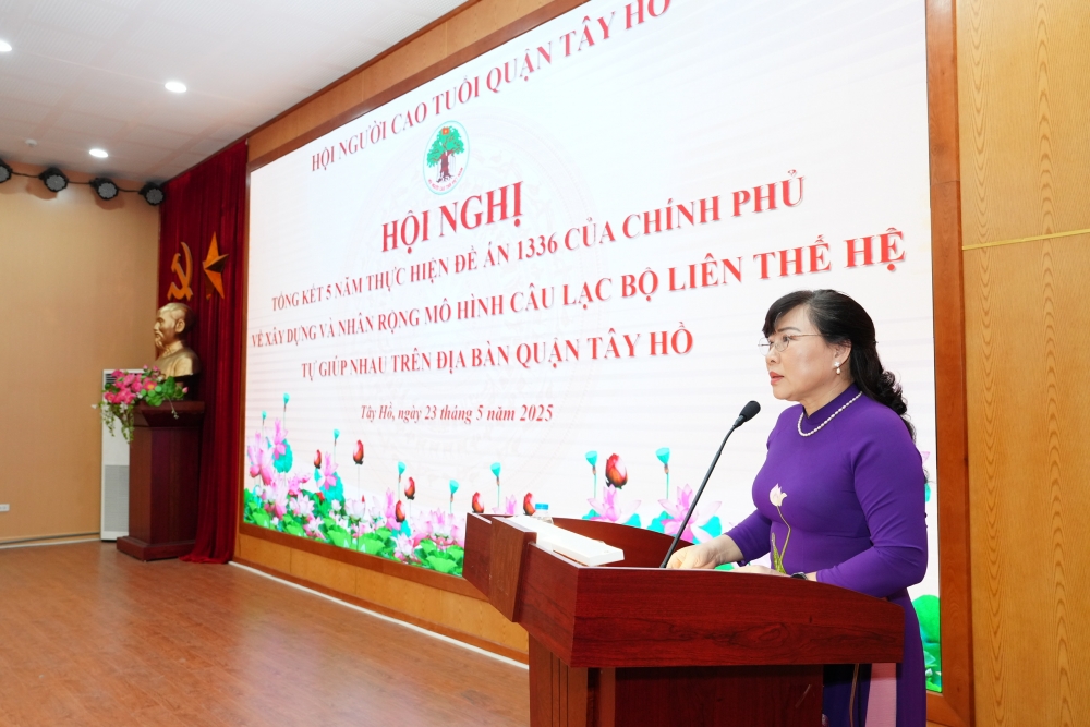 Tấm gương người cao tuổi Tây Hồ trong thời đại số