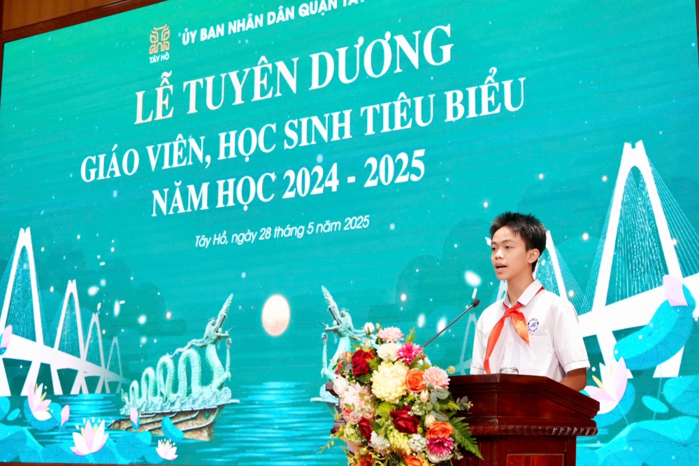 Tây Hồ: Vinh danh 138 giáo viên, học sinh tiêu biểu ngành Giáo dục năm học 2024-2025