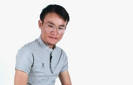 Chàng trai người Mông nuôi ước mơ đưa thời trang thổ cẩm ra thế giới