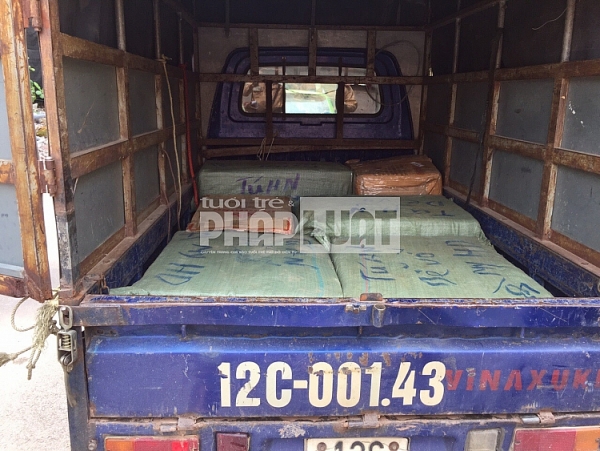 Dừng xe vượt tốc độ, Cảnh sát giao thông Bắc Giang phát hiện 300kg pháo lậu dung xe vuot toc do canh sat giao thong bac giang phat hien 300kg phao lau