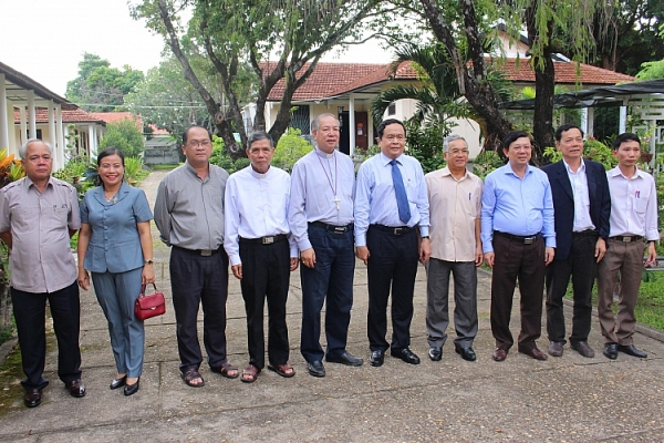 cung co niem tin cua nhan dan voi dang