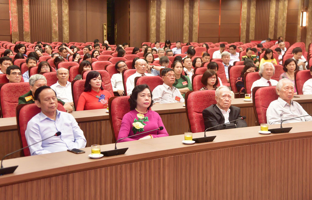 bi thu thanh uy vuong dinh hue cam on cac co quan bao chi ca nuoc