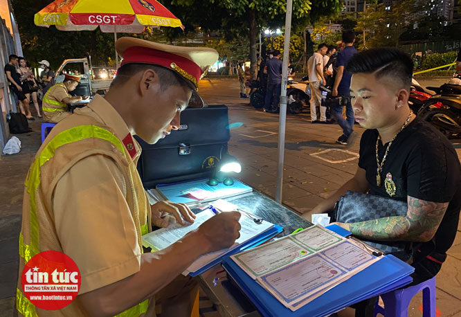 bo cong an de xuat tuoc giay phep lai xe doi voi 11 loi vi pham