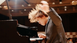 Hai nghệ sĩ piano trẻ mang nhiệt huyết trái tim trình diễn "Âm thanh vĩnh cửu"