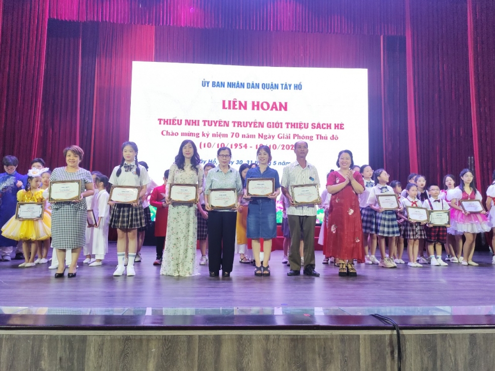 Quận Tây Hồ: Dấu ấn Hà Nội từ cuộc thi “Đại sứ Văn hóa đọc”