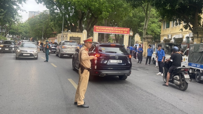 Quận Tây Hồ: Thí sinh thi vào lớp 10 đến điểm thi thuận tiện