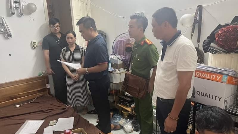 Bắt 2 đối tượng làm giả con dấu của hàng loạt bệnh viện lớn