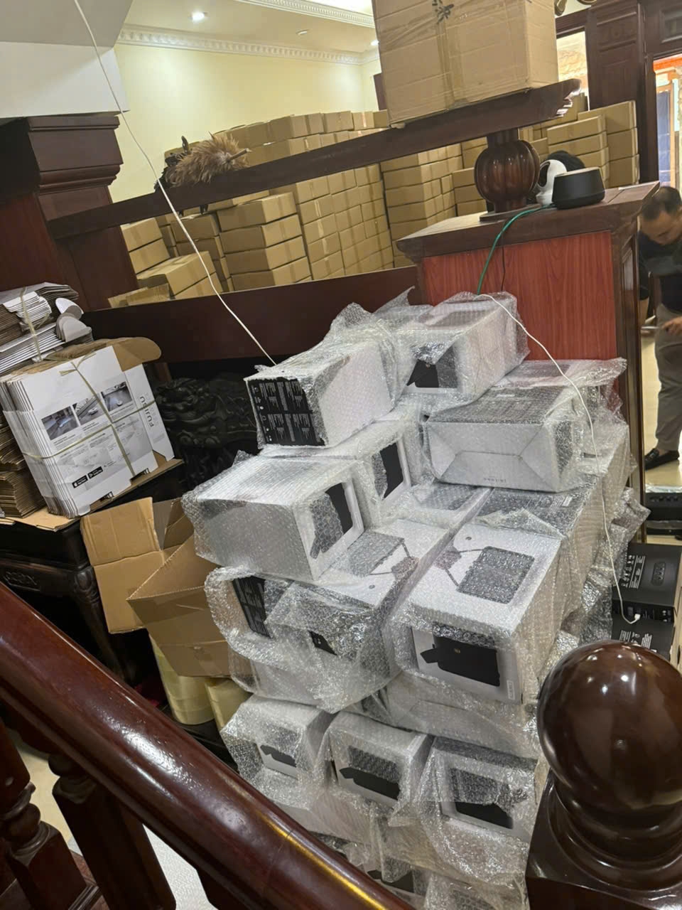 Hà Nội: Thu giữ trên 25.500 loa Marshall giả và các thiết bị điện tử "nhái" thương hiệu Hà Nội: Thu giữ trên 25.500 loa Marshall giả và các thiết bị điện tử "nhái" thương hiệu