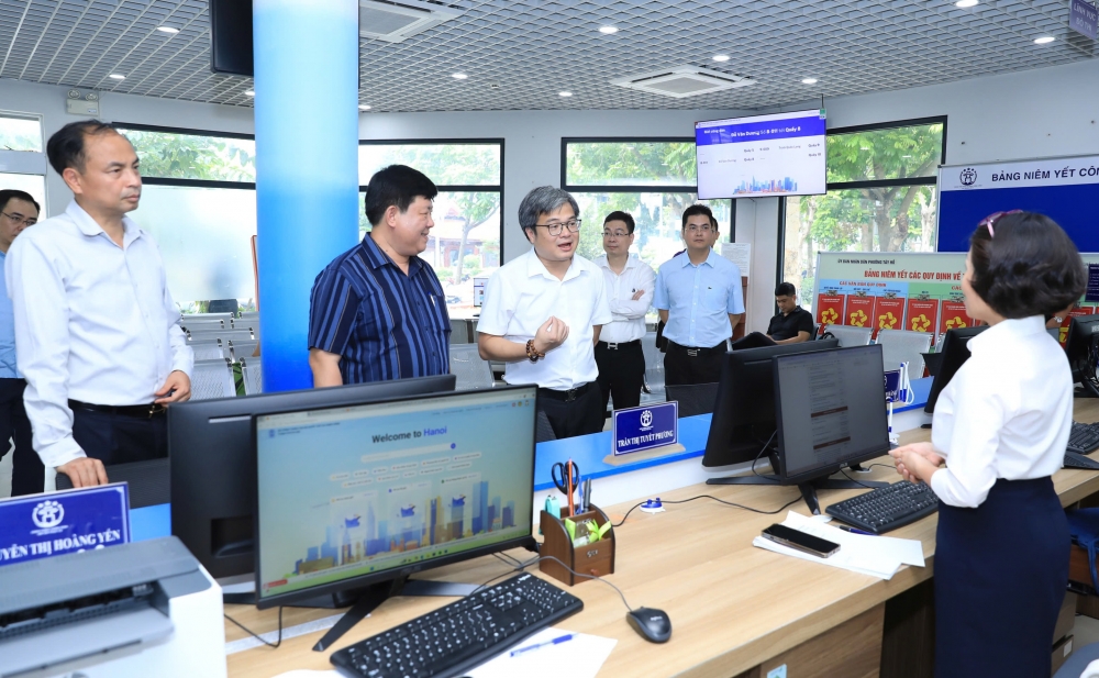 Hà Nội triển khai chiến dịch 45 ngày đêm ra quân hỗ trợ chuyển đổi số tại 126 xã, phường