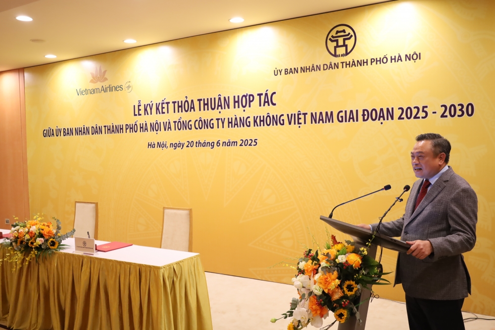 Hà Nội và Vietnam Airlines ký thoả thuận hợp tác đẩy mạnh phát triển du lịch