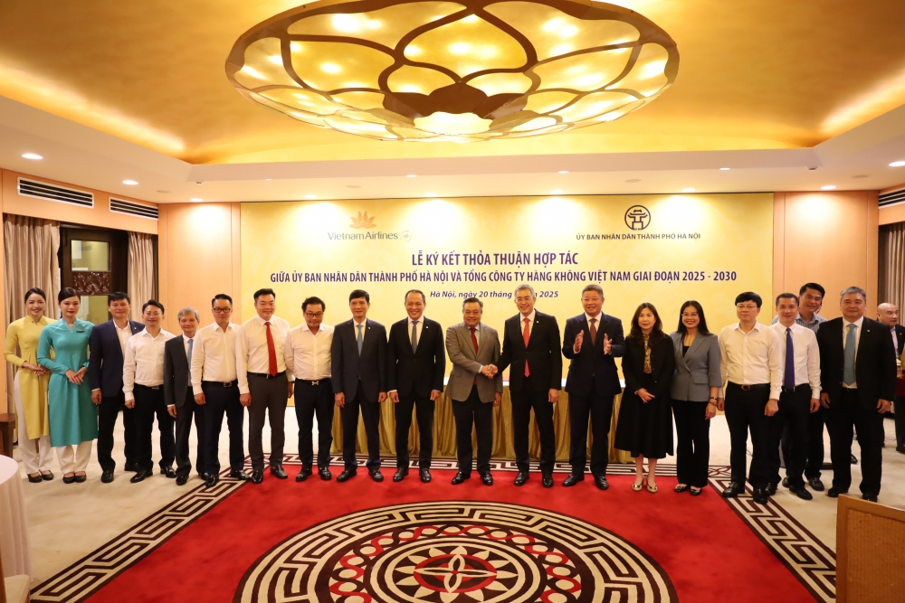Hà Nội và Vietnam Airlines ký thoả thuận hợp tác đẩy mạnh phát triển du lịch