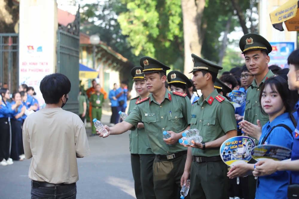 Thí sinh thuận lợi trong ngày thi đầu tiên
