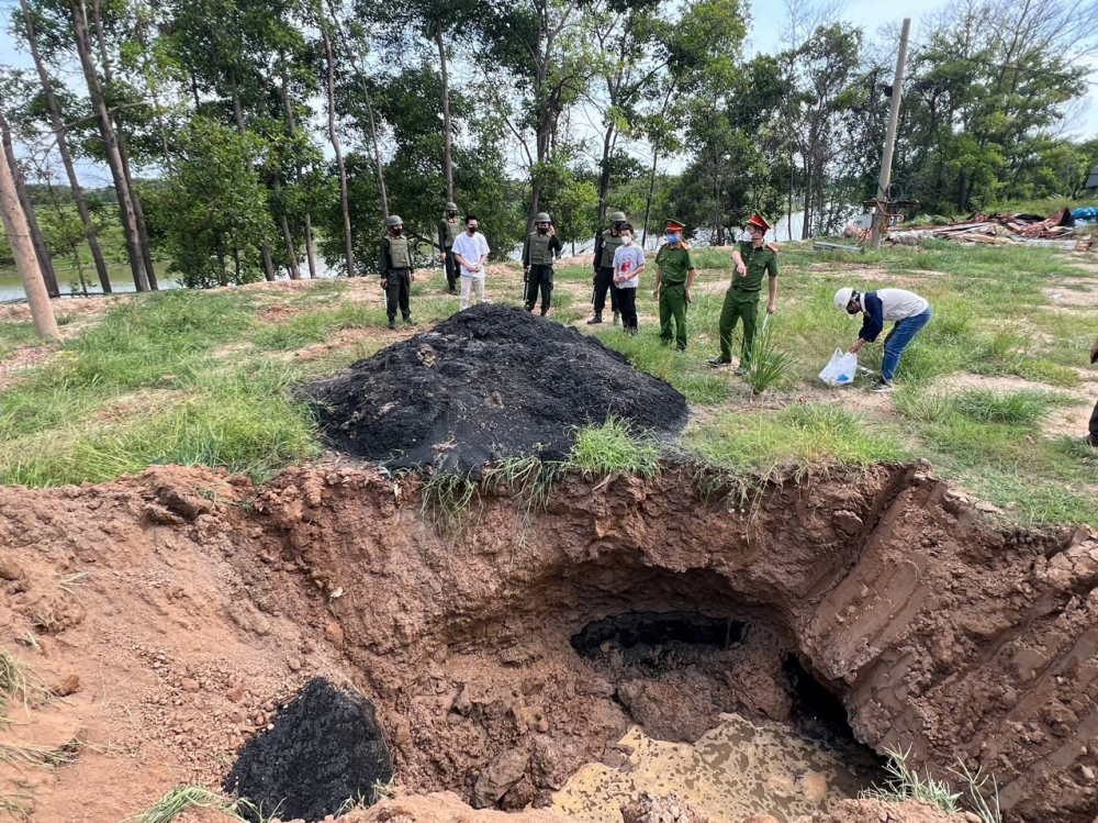 Công an Hà Nội phá vụ án đổ chất thải công nghiệp đặc biệt lớn có yếu tố nước ngoài
