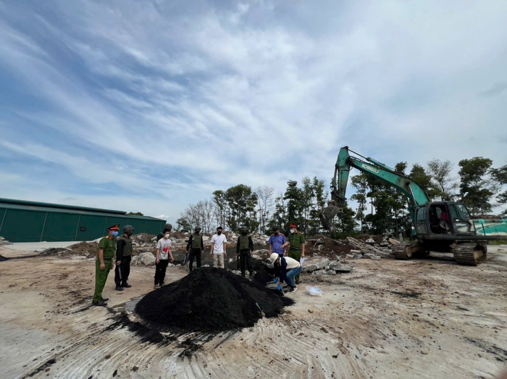 Công an Hà Nội phá vụ án đổ chất thải công nghiệp đặc biệt lớn có yếu tố nước ngoài