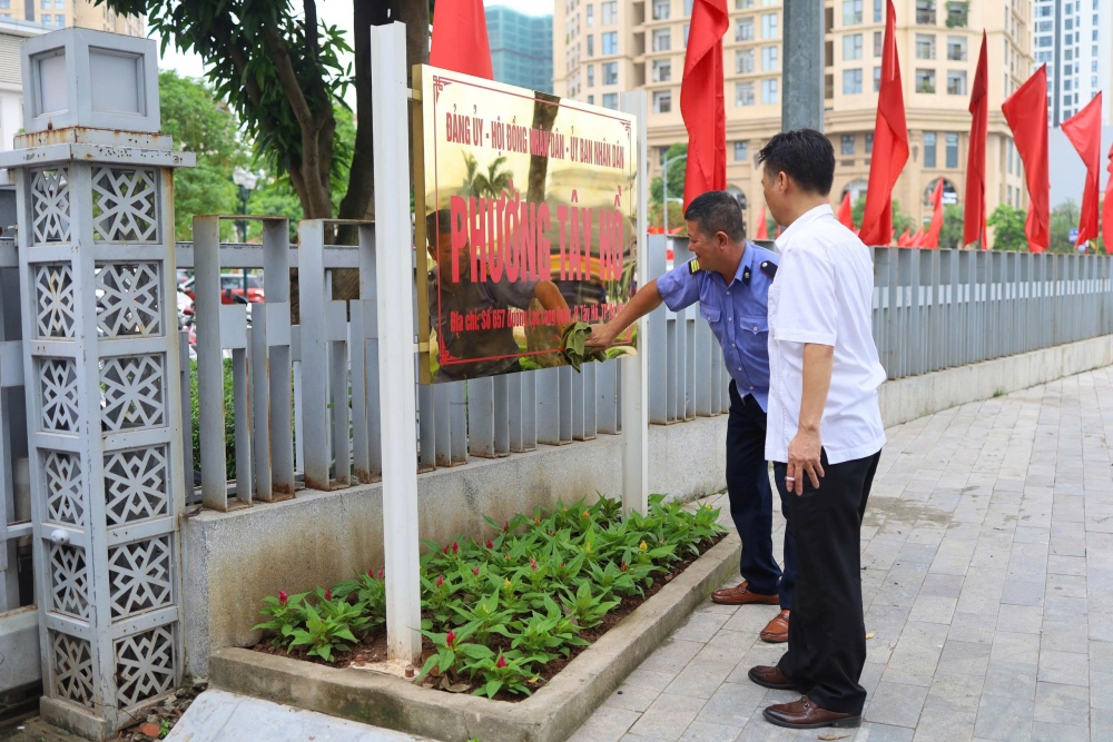 Biển hiệu của phường Tây Hồ mới