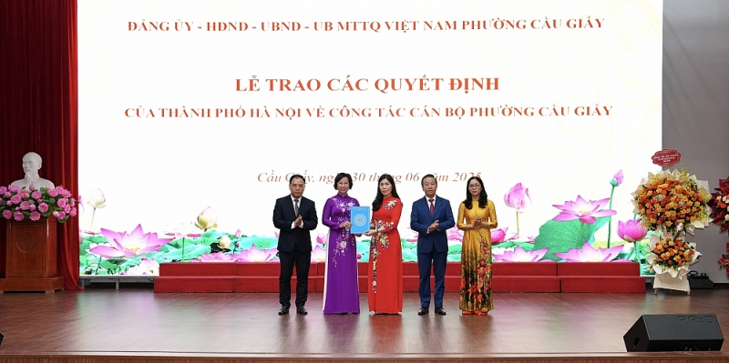 Cán bộ chủ chốt tại phường Cầu Giấy, Nghĩa Đô, Yên Hòa