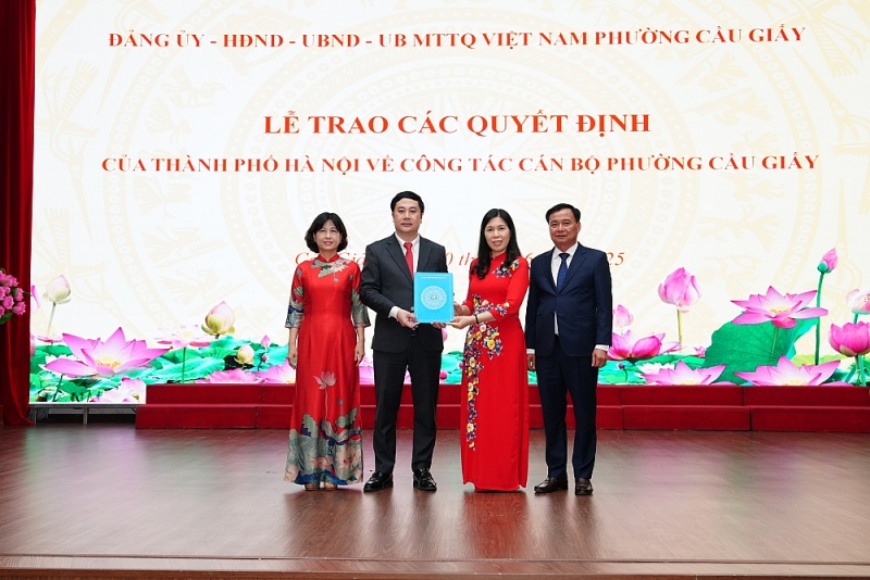 Cán bộ chủ chốt tại phường Cầu Giấy, Nghĩa Đô, Yên Hòa