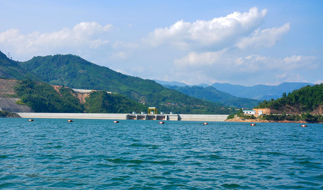 hang loat can bo bi ky luat vi sai pham o du an thuy dien dakdrinh quang ngai