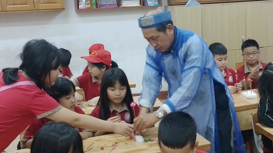 Nỗ lực giữ nghề truyền thống tò he