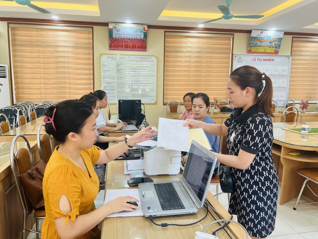 Giáo viên quận Hoàng Mai góp phần vào kết quả quận Hoàng Mai đã làm tốt công tác truyển sinh đầu khóa, hoàn thành 100% chỉ tiêu