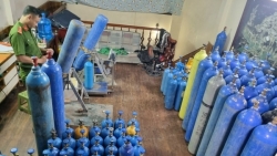 Hà Nội: Phát hiện cơ sở sang chiết khí cười khủng