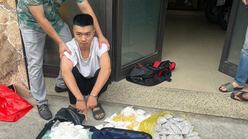 Khởi tố vụ án liên quan đến nam thanh niên vận chuyển 18kg ma tuý tổng hợp
