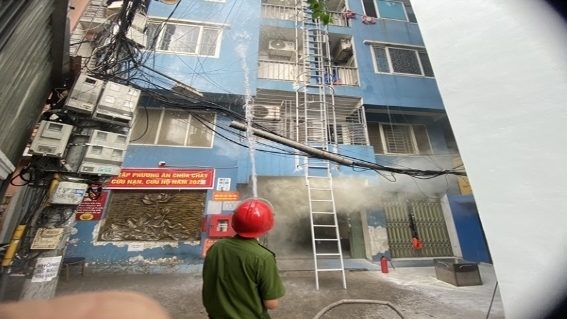 Nhiều lực lượng xử lý tình huống diễn tập chữa cháy nhà ở nhiều căn hộ