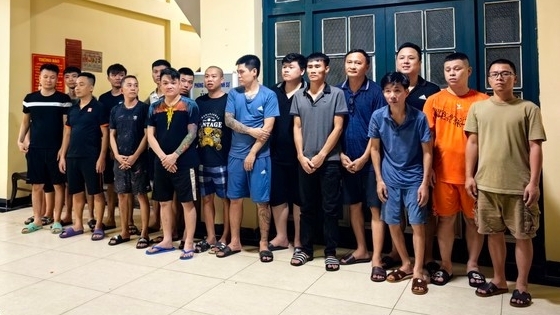 Hà Nội: Bắt 15 đối tượng trong đường dây cá độ bóng đá, lô đề