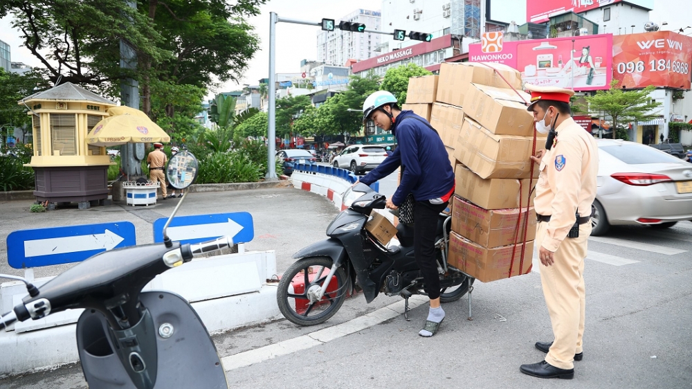 Hà Nội: Xử lý hàng nghìn xe tự chế, chở hàng cồng kềnh